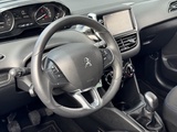 Miniaturansicht von Peugeot 208 1.2 PureTech Signature