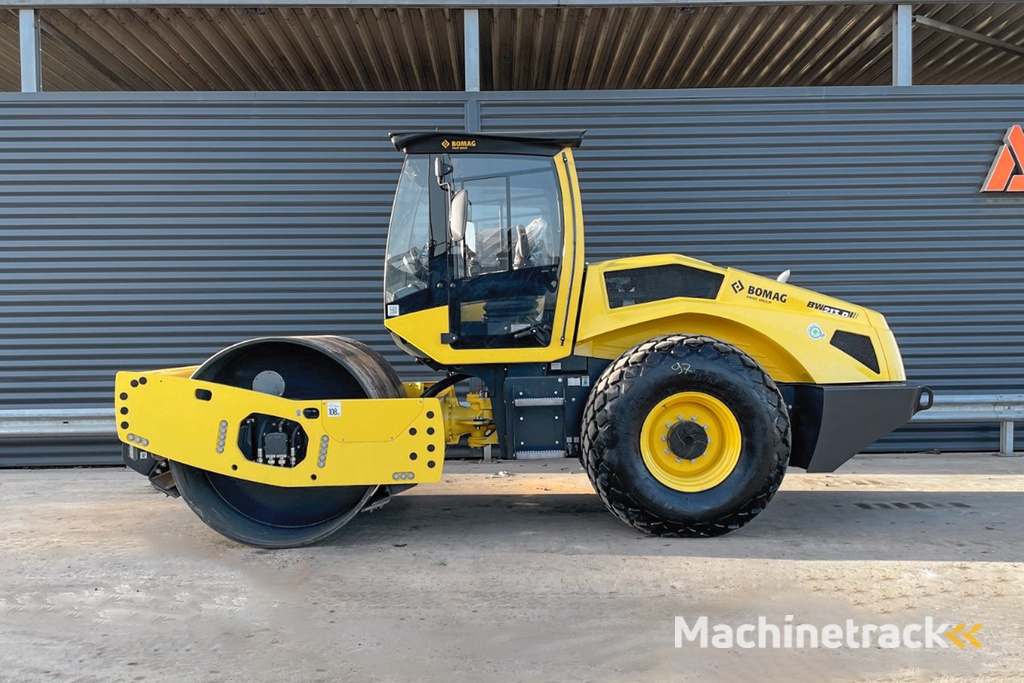 BOMAG BW 213 D-5