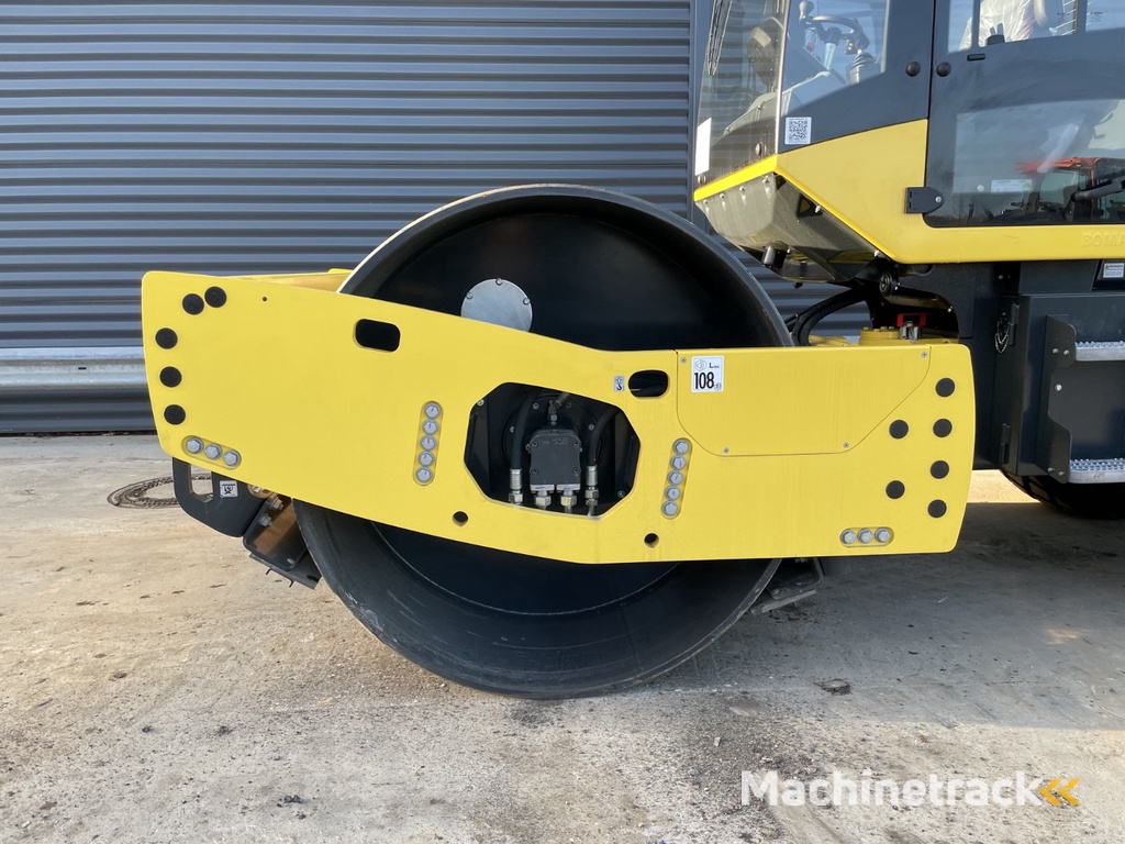 BOMAG BW 213 D-5