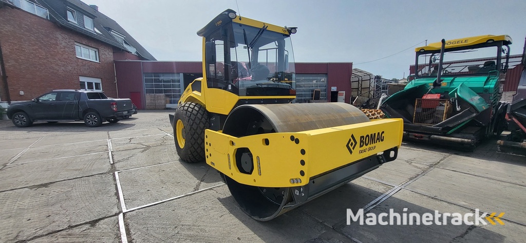 BOMAG BW 213 D-5