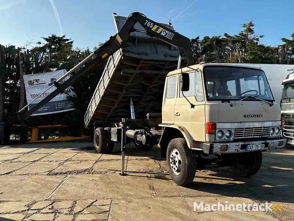 Toyota HINO-14T-4X2-Tipper-Crane-Hiab-765-Spring-Spring-Manual-Gearbox