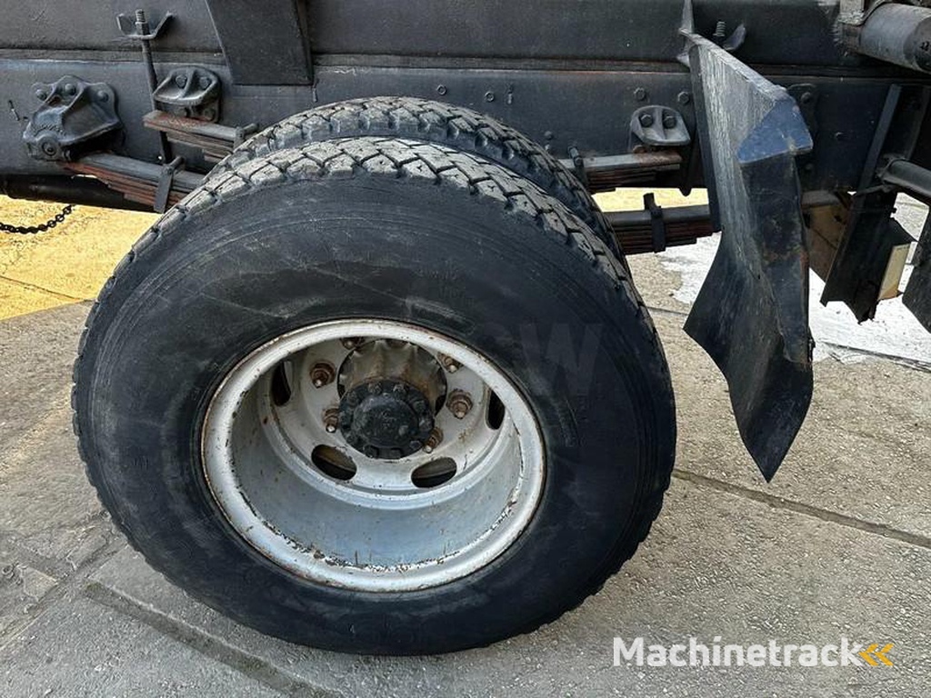 Toyota HINO-14T-4X2-Tipper-Crane-Hiab-765-Spring-Spring-Manual-Gearbox