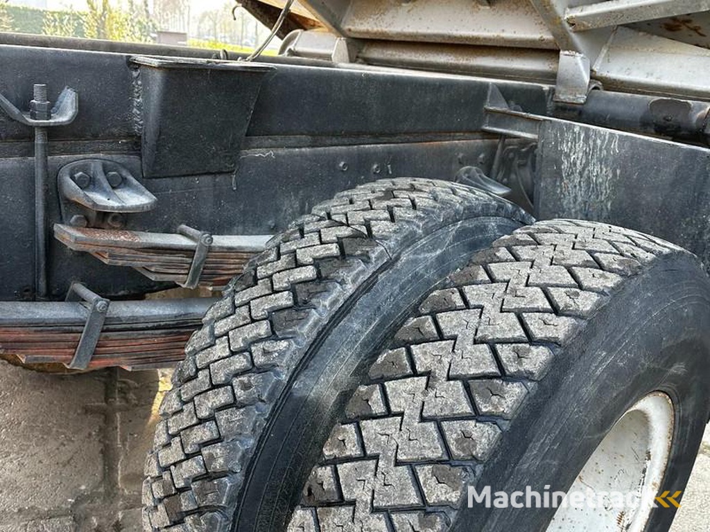 Toyota HINO-14T-4X2-Tipper-Crane-Hiab-765-Spring-Spring-Manual-Gearbox