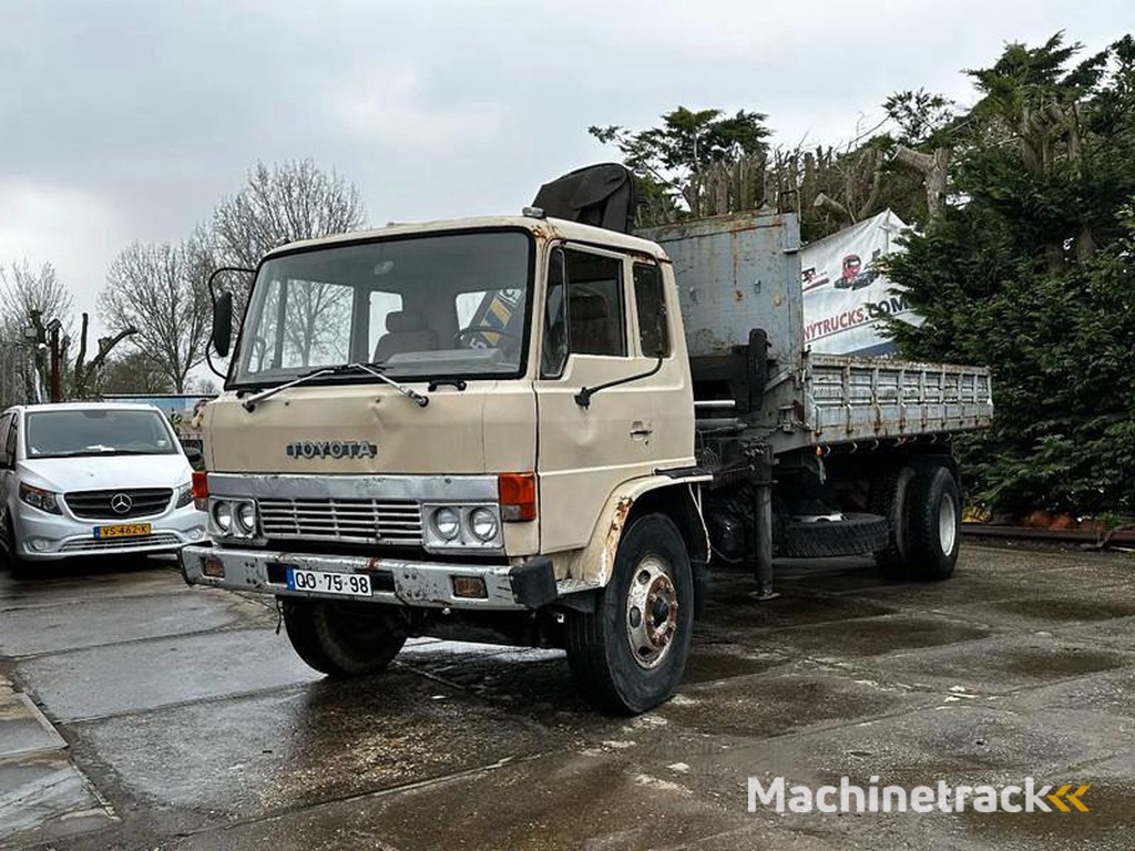 Toyota HINO-14T-4X2-Tipper-Crane-Hiab-765-Spring-Spring-Manual-Gearbox