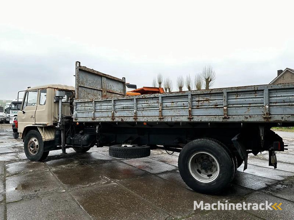 Toyota HINO-14T-4X2-Tipper-Crane-Hiab-765-Spring-Spring-Manual-Gearbox