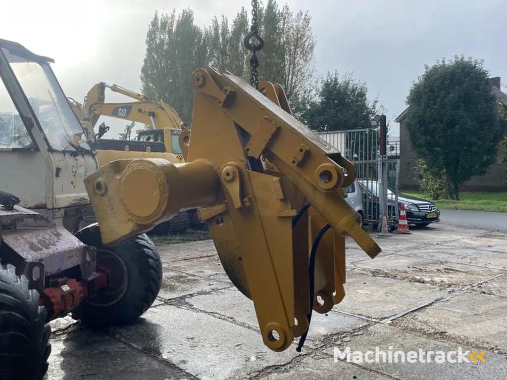 Caterpillar Ripper-compatible-with-D7R-and-D7H-Ripper-compatible-with-D7R-and-D7H