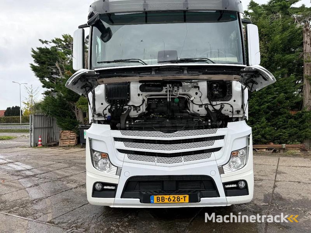 Mercedes Actros