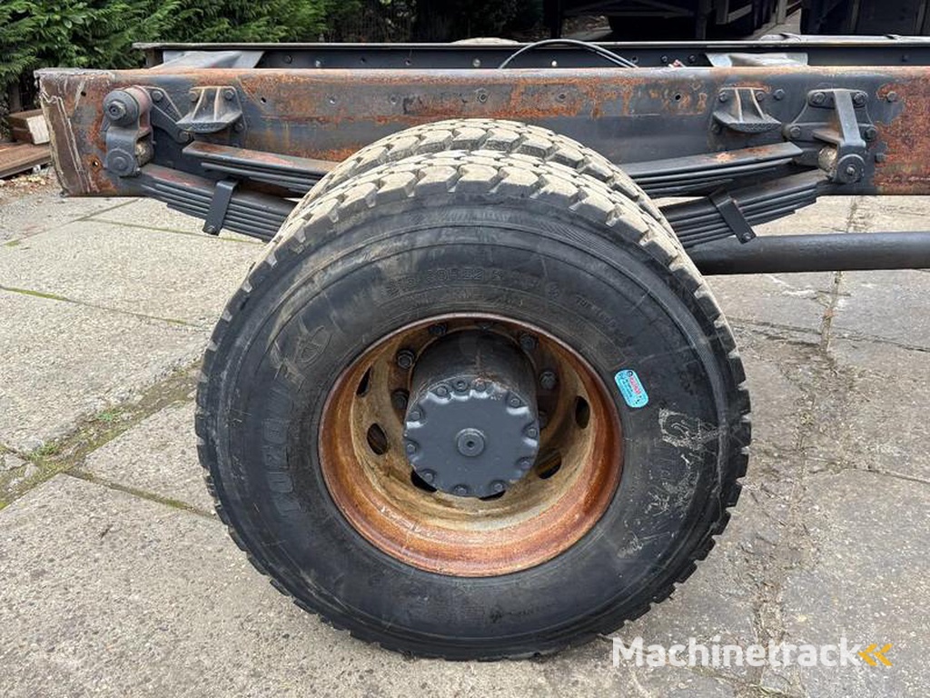 Mercedes 2036 V10 4X4 Chassis Spring/Spring Manual Gearbox