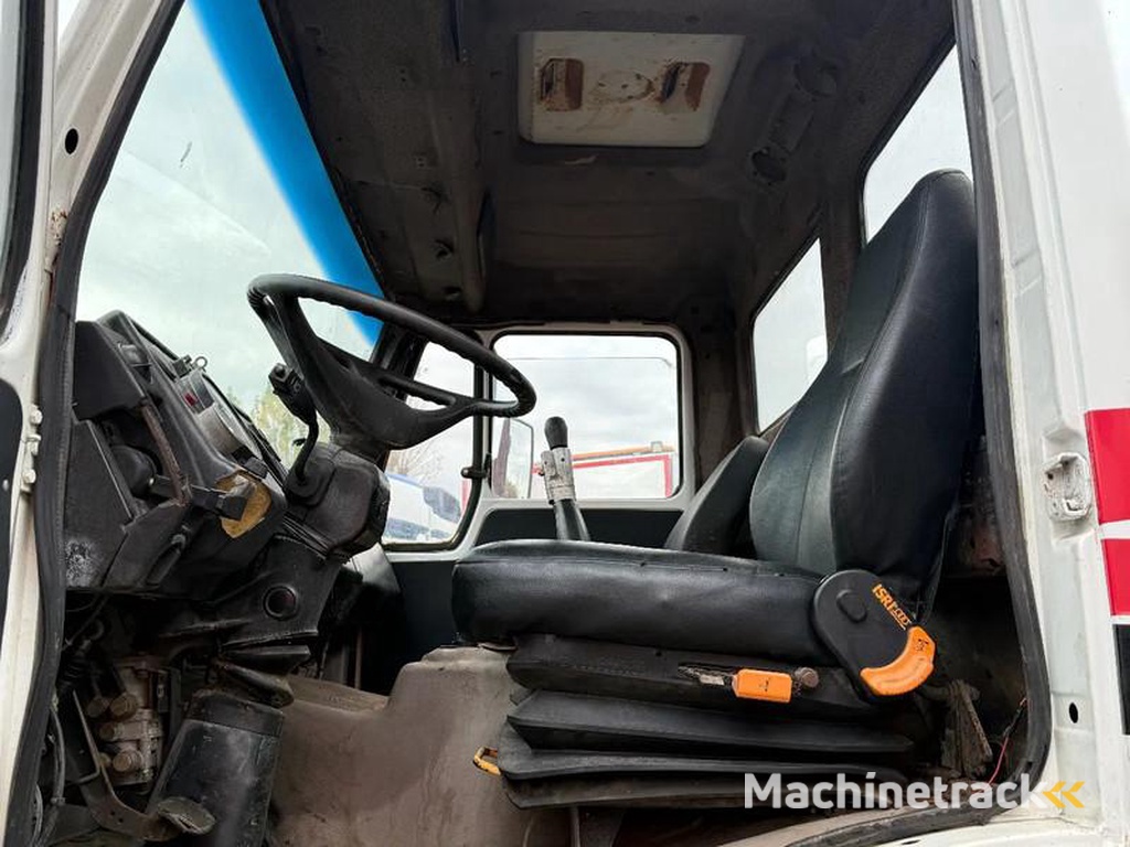 Mercedes 2036 V10 4X4 Chassis Spring/Spring Manual Gearbox