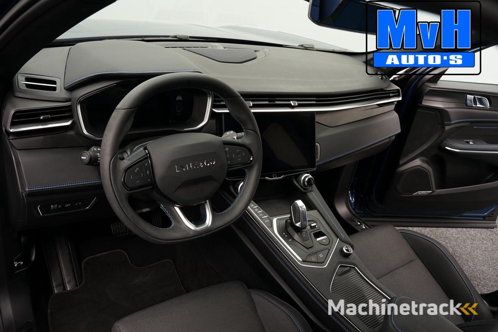 Lynk & Co 01 1.5 Hybride|TREKHAAK|FULL BLACK|ZWARTE.HEMEL|NAP