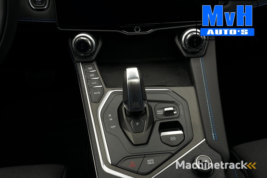 Lynk & Co 01 1.5 Hybride|TREKHAAK|FULL BLACK|ZWARTE.HEMEL|NAP