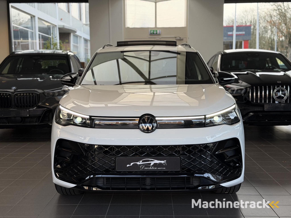 Volkswagen Tiguan 1.5 eTSI R-Line / Pano / Head-up / 360