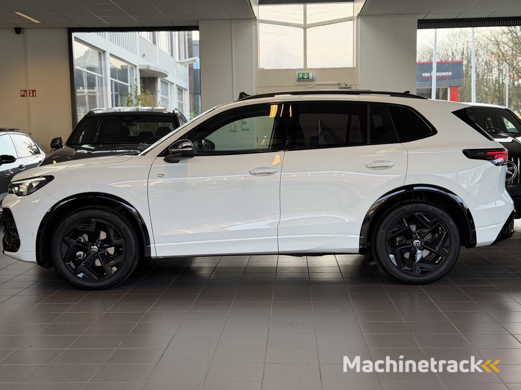 Volkswagen Tiguan 1.5 eTSI R-Line / Pano / Head-up / 360