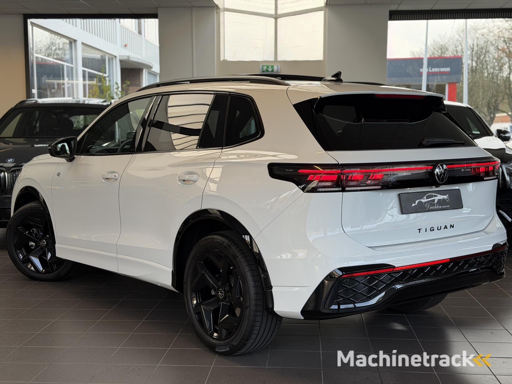 Volkswagen Tiguan 1.5 eTSI R-Line / Pano / Head-up / 360
