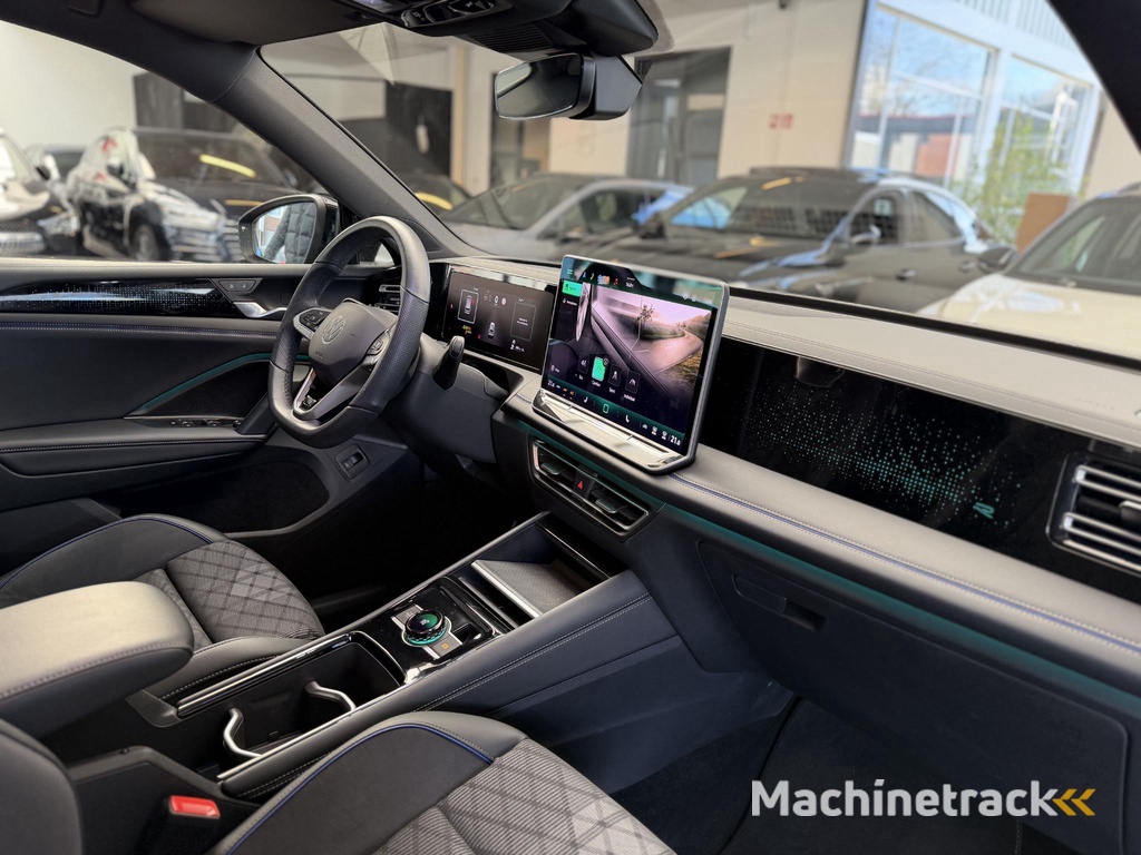 Volkswagen Tiguan 1.5 eTSI R-Line / Pano / Head-up / 360