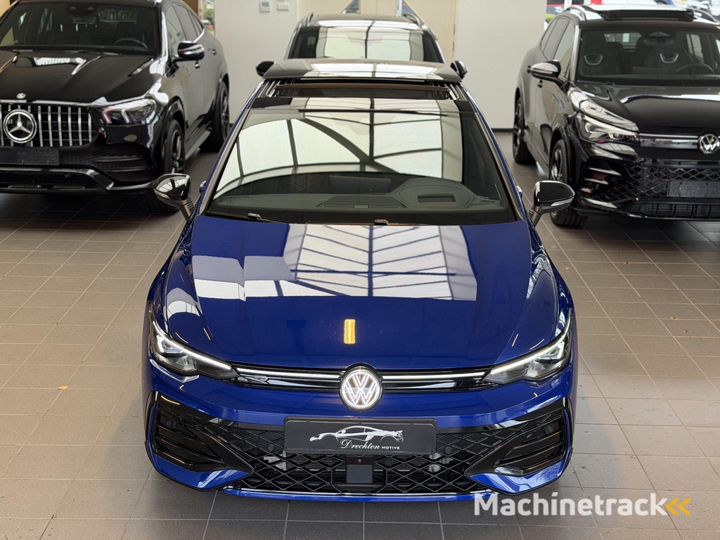 Volkswagen Golf 1.5 eTSI R-Line Pano / 360 / H&K / Trekhaak