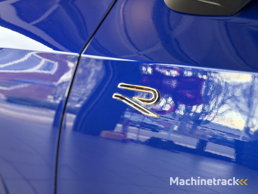 Volkswagen Golf 1.5 eTSI R-Line Pano / 360 / H&K / Trekhaak