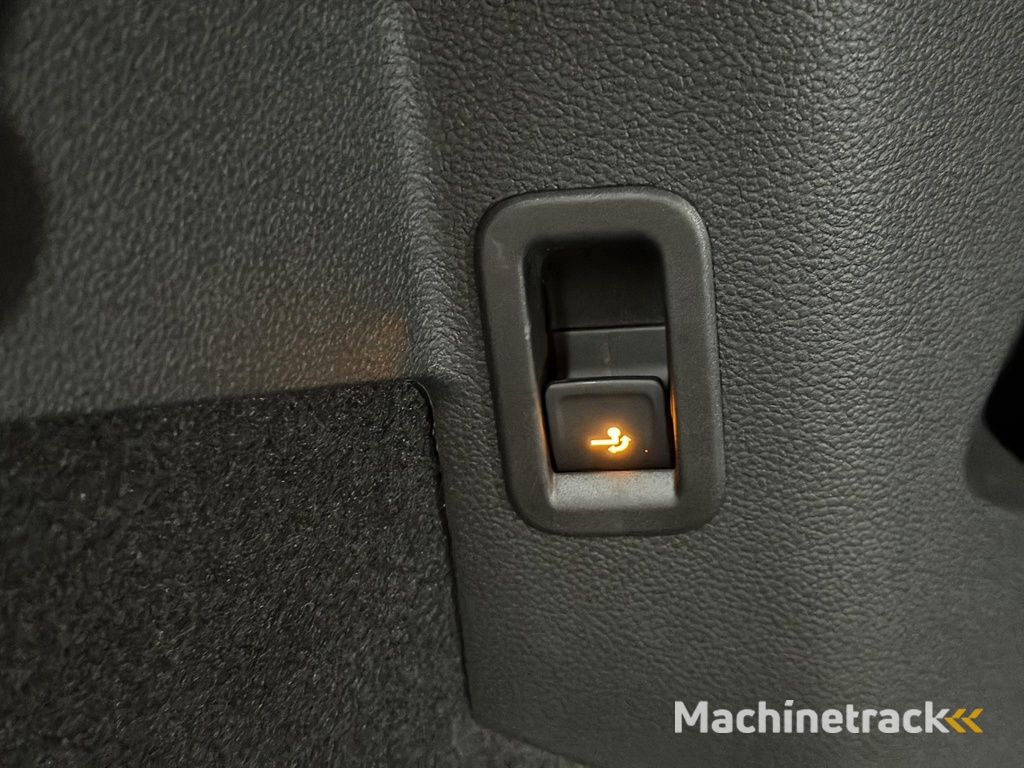 Volkswagen Golf 1.5 eTSI R-Line Pano / 360 / H&K / Trekhaak