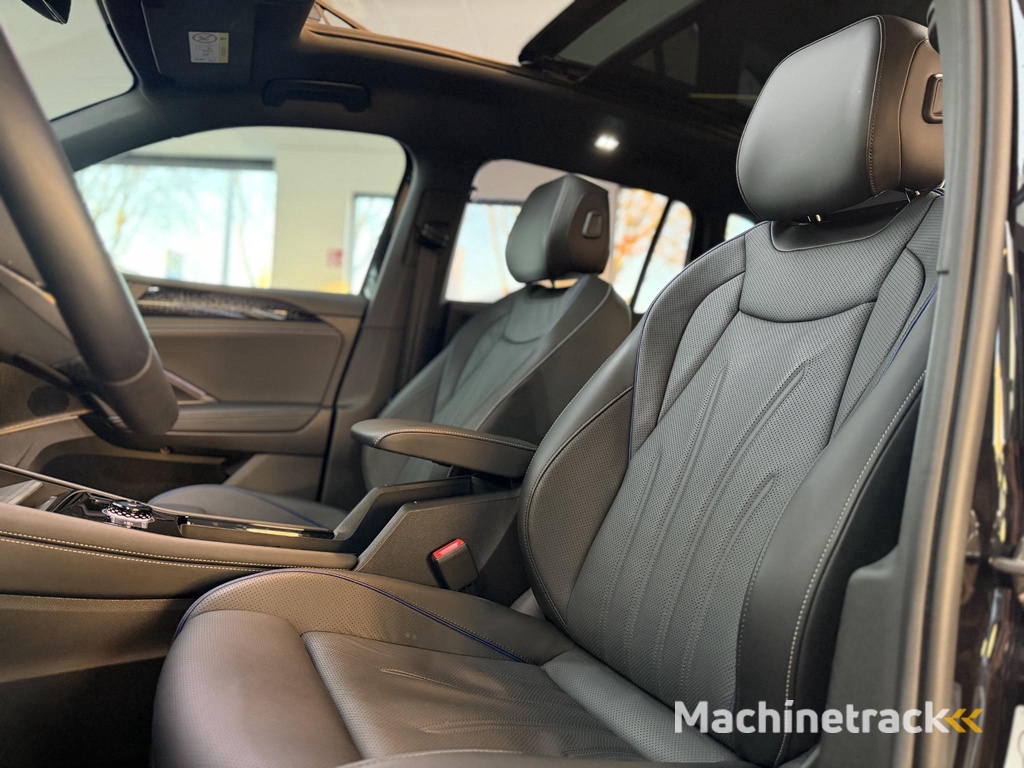 Volkswagen Tiguan 1.5 eTSI R-Line Pano / 360 / Leder / Massage