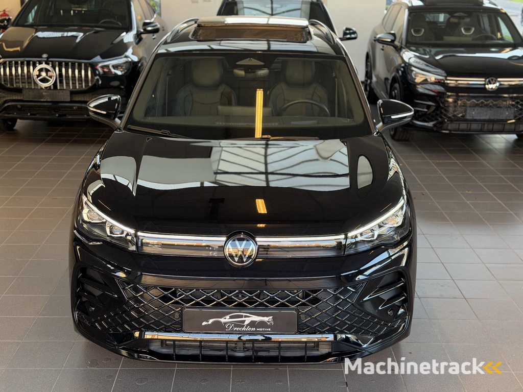 Volkswagen Tiguan 1.5 eTSI R-Line Pano / 360 / Leder / Massage