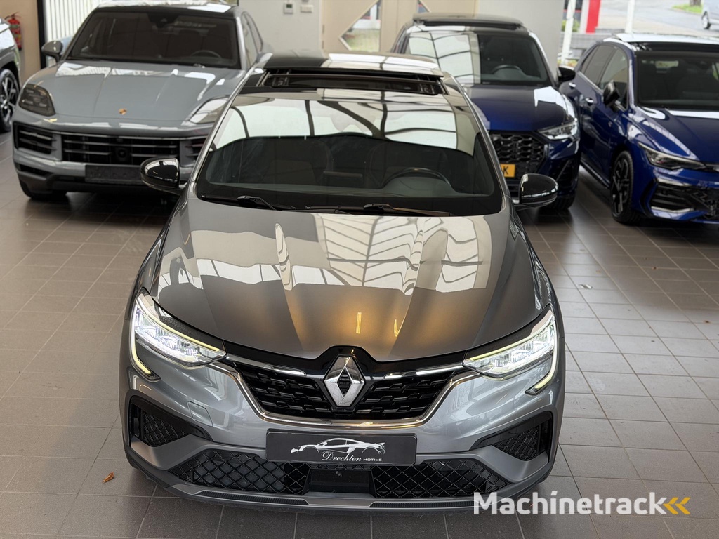 Renault Arkana 1.6 E-Tech Hybrid R.S. Line / Pano / Cam / Keyless