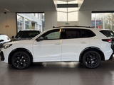 Minituur van Volkswagen Tiguan 1.5 eTSI R-Line / Pano / Head-up / 360
