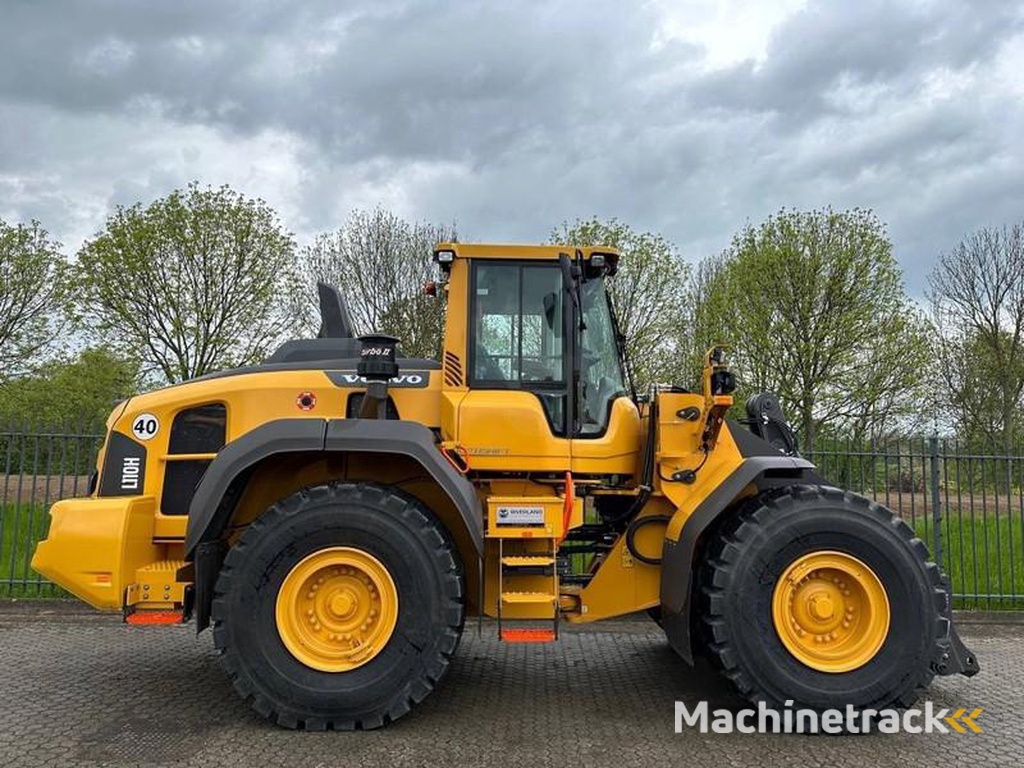 Volvo L110H-new-unused-BSS-CDS-3rd-and-4-th-valve-QC