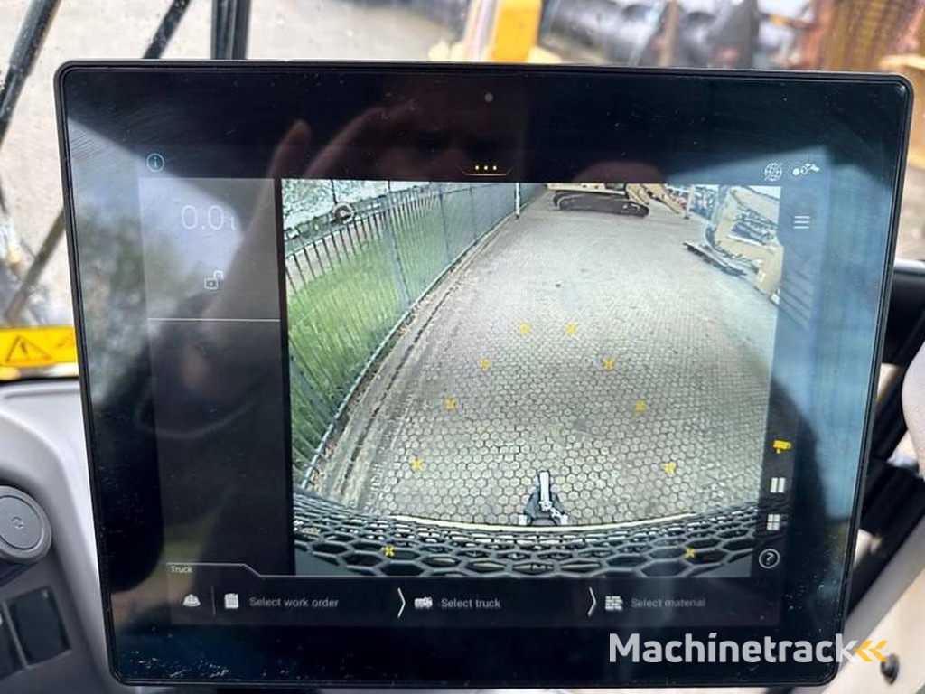 Volvo L110H-new-unused-BSS-CDS-3rd-and-4-th-valve-QC