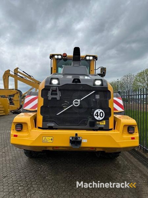 Volvo L110H-new-unused-BSS-CDS-3rd-and-4-th-valve-QC