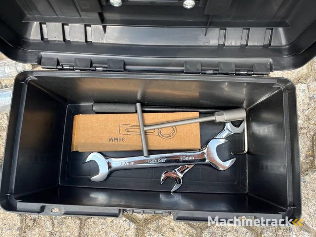 nc HX600 2-4.5 Ton Hydraulic Breaker