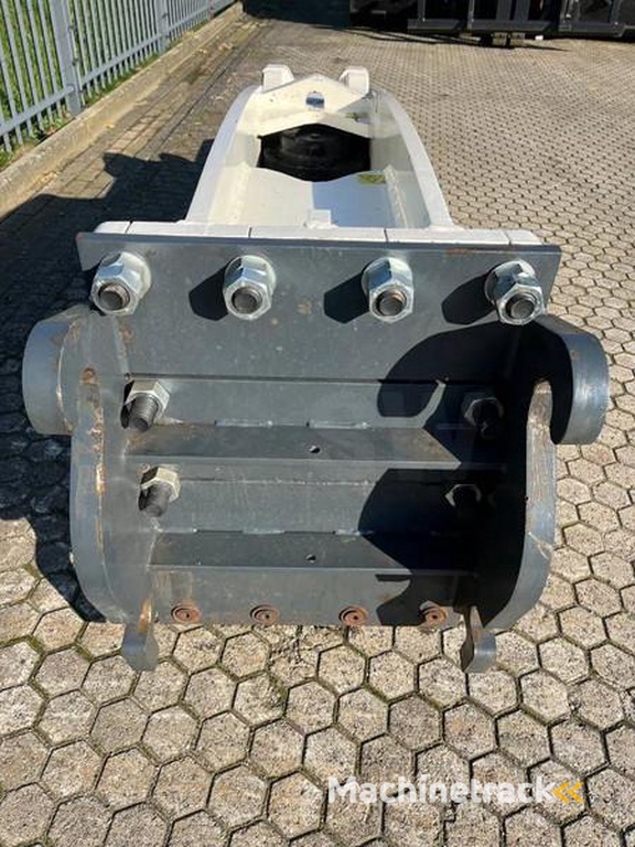 nc UNH 162 hydraulic breaker 30 - 40 ton