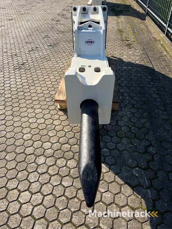 nc UNH 162 hydraulic breaker 30 - 40 ton