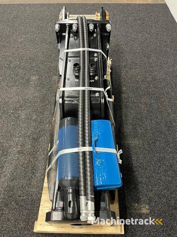 nc HX3000 20-25 ton breaker