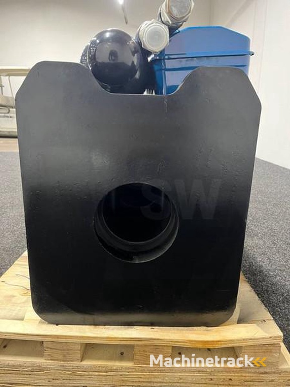 nc HX3000 20-25 ton breaker