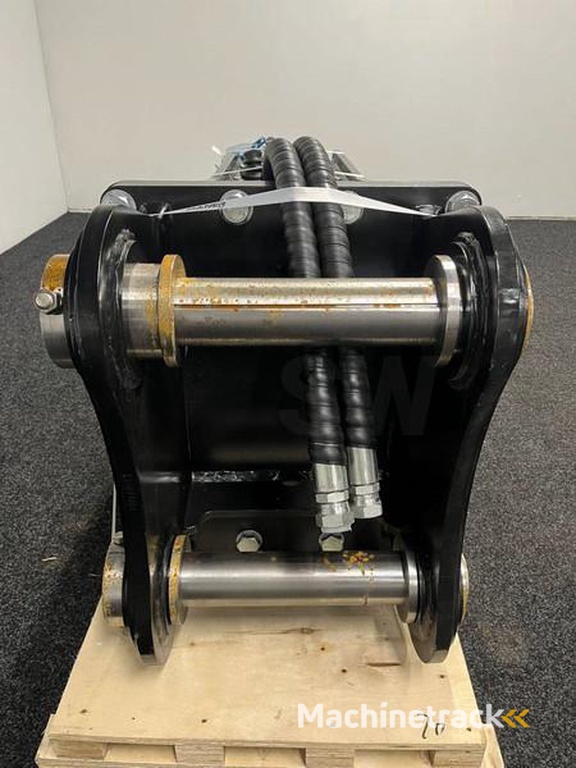 nc HX3000 20-25 ton breaker