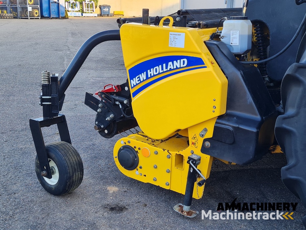 New Holland 300FP pick-up