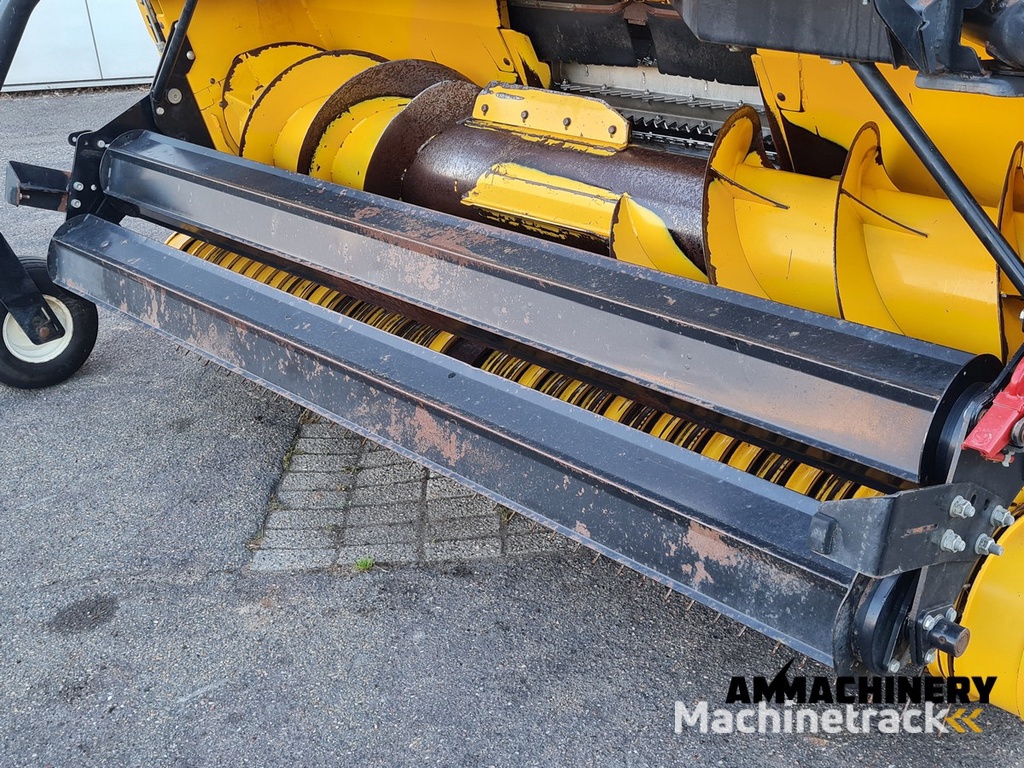 New Holland 300FP pick-up