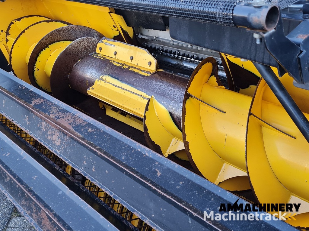 New Holland 300FP pick-up