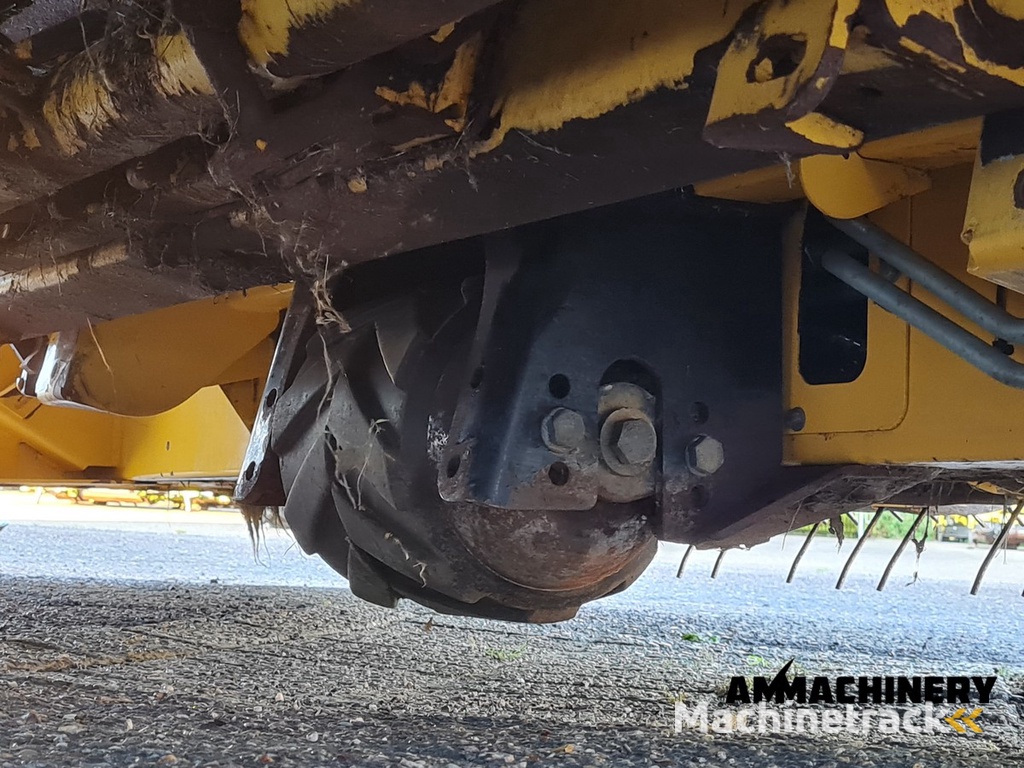 New Holland 300FP pick-up