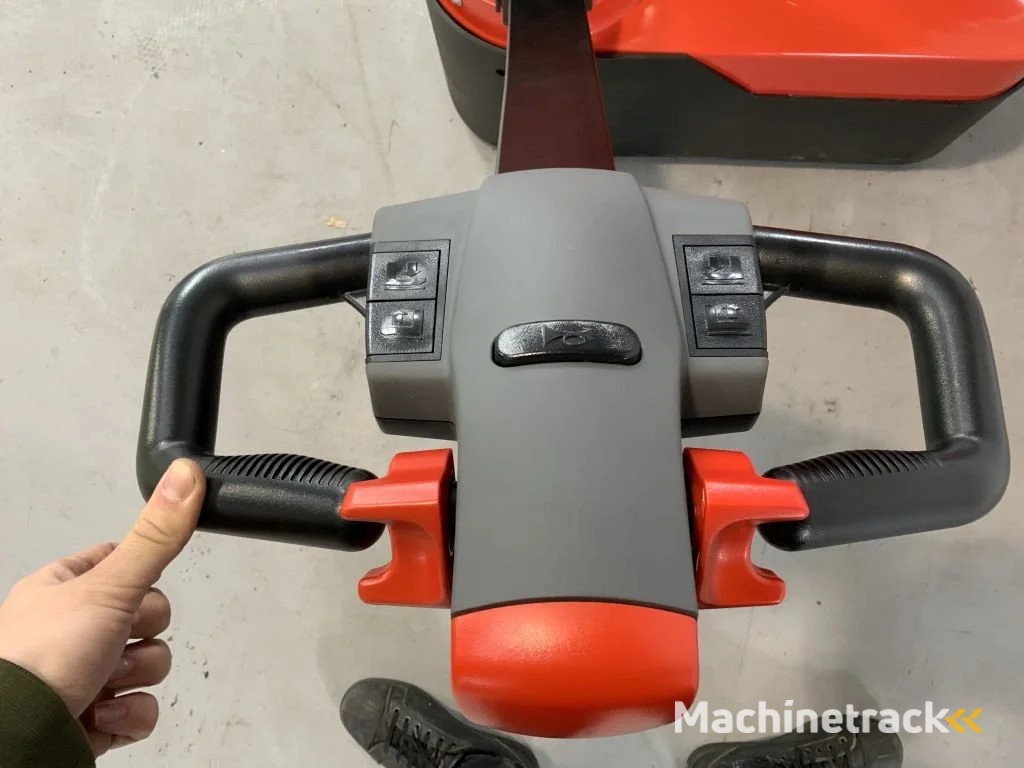 Ep ES15-15 ES met een hefhoogte van 4,15 meter