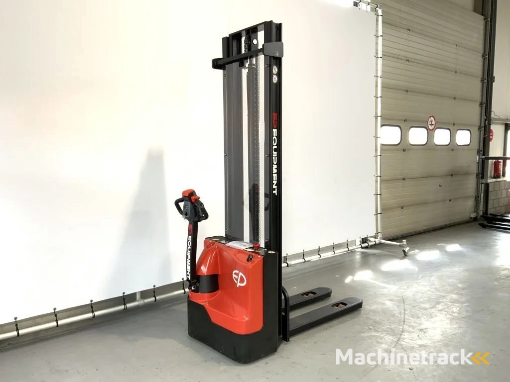 Ep ES15-15 ES met een hefhoogte van 4,15 meter