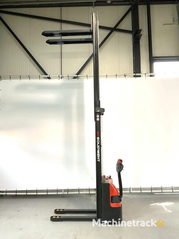 Ep ES15-15 ES met een hefhoogte van 4,15 meter