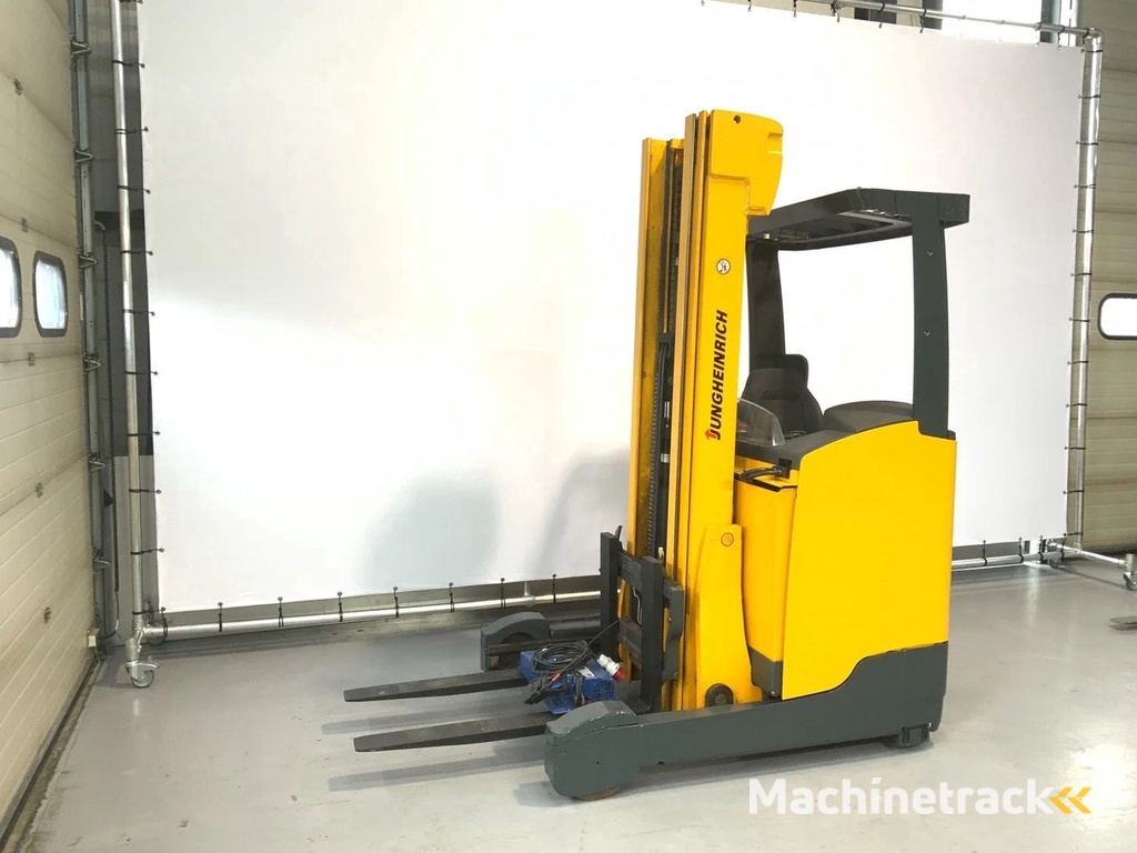 Jungheinrich Rechtruck triplomast + sideshift ETV 214