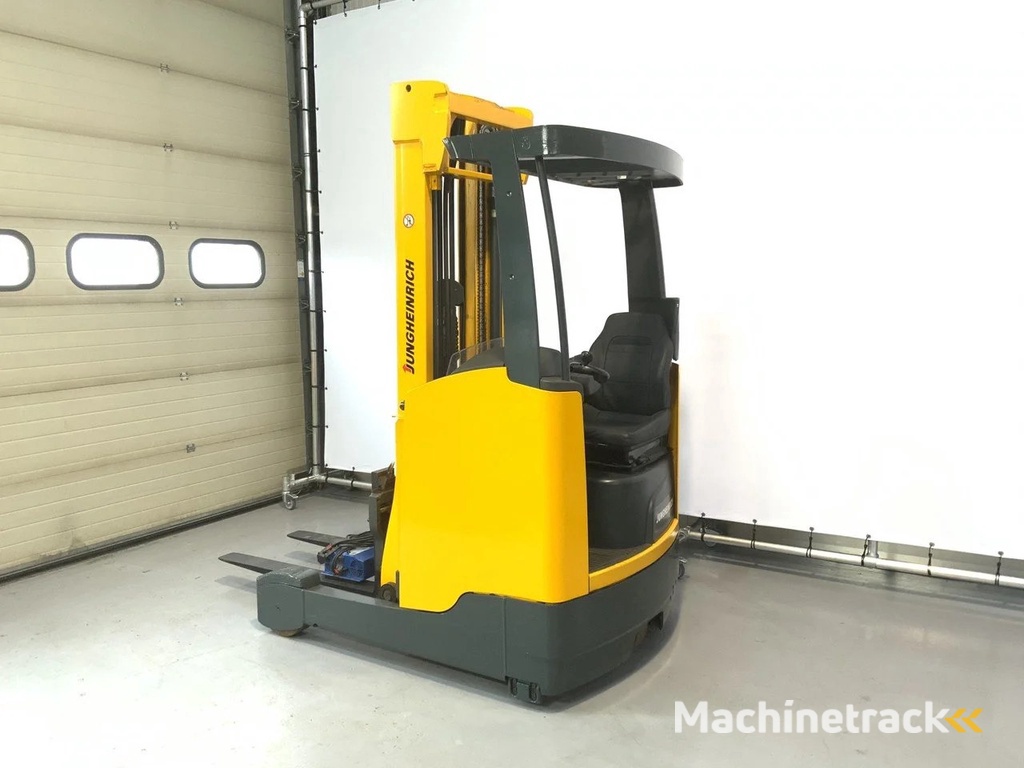 Jungheinrich Rechtruck triplomast + sideshift ETV 214