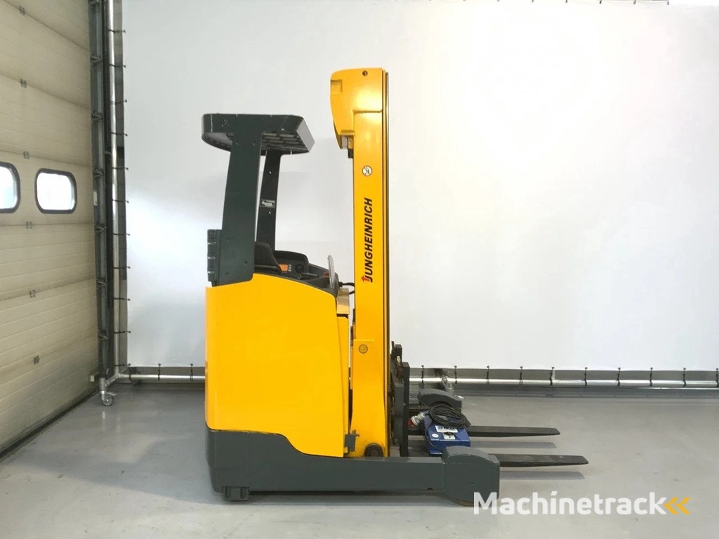 Jungheinrich Rechtruck triplomast + sideshift ETV 214