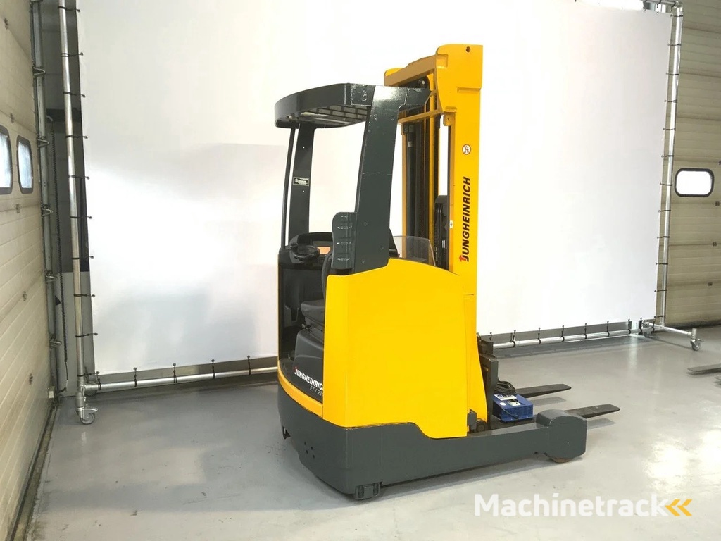 Jungheinrich Rechtruck triplomast + sideshift ETV 214