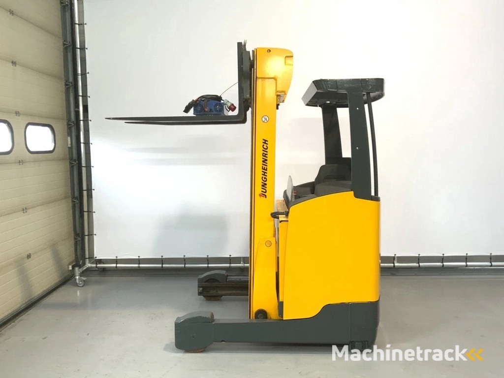 Jungheinrich Rechtruck triplomast + sideshift ETV 214