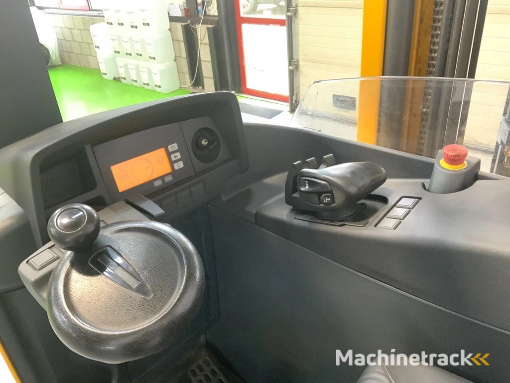 Jungheinrich Rechtruck triplomast + sideshift ETV 214