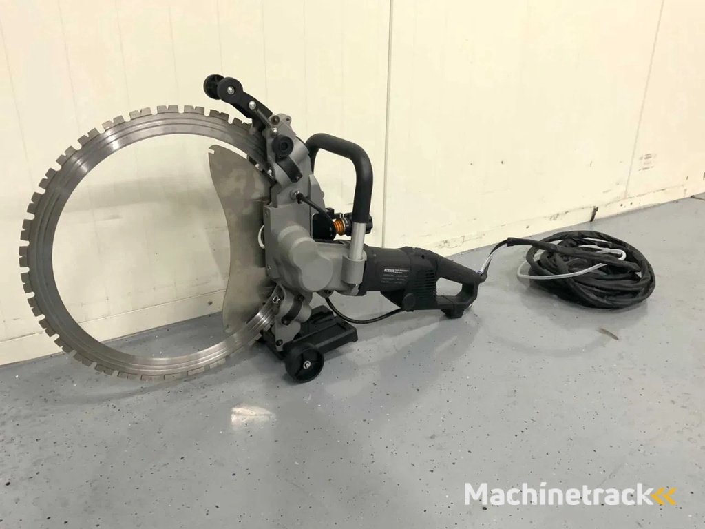 Ultra Force Equipment AC8500 Ringzaag