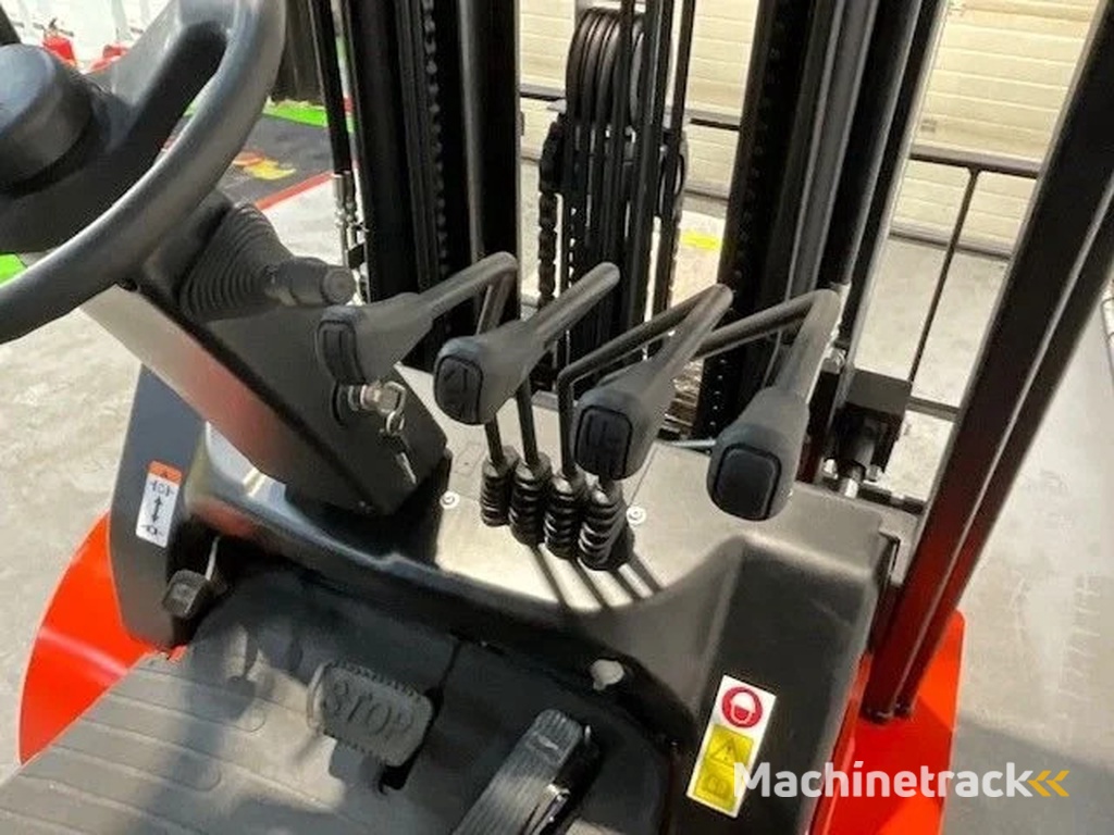 EP EFL 353 li-ion met een hefhoogte van 4,80m